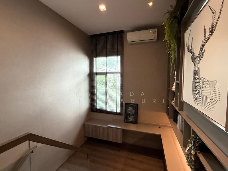 Mantana Motorway-New Krungthepkreetha, Bangkok, Phatthana Chonnabot 4 Road, Khlong Song Ton Nun, Lat Krabang, Bangkok, 3 Bedrooms, 158 sqm, Single Detached House For Sale, by Paphada Rattanaburi, 500437505 - DDproperty.com