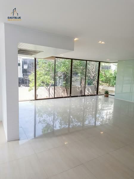 Supalai Place Sukhumvit 39, Bangkok, 175-179 Soi Sukhumvit 39 Sukhumvit Road, Khlong Tan Nua, Watthana, Bangkok, 3 Bedrooms, 365 sqm, Condo For Sale, by Kittiphop Machchima, 500437518 - DDproperty.com