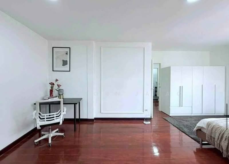 6-BR House, Bangkok, Samsen Nok, Huai Khwang, Bangkok, 6 Bedrooms, 500 sqm, Single Detached House For Rent, by Sataporn Jalao, 500437595 - DDproperty.com