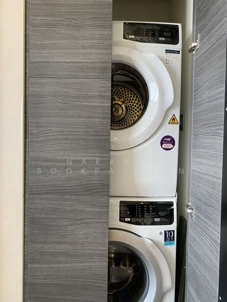 The Esse Asoke, Bangkok, 333 Soi Sukhumvit 21, Sukhumvit Road, Khlongtoei Nua, Watthana, Bangkok, 2 Bedrooms, 75 sqm, Condo For Rent, by Nakarin Sookpaiboon, 500437607 - DDproperty.com
