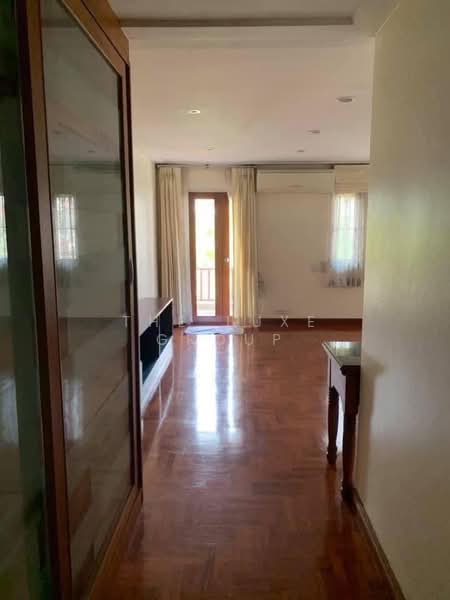 Villa 49 Housing, Bangkok, Khlong Tan Nua, Watthana, Bangkok, 4 Bedrooms, 320 sqm, Single Detached House For Rent, by The Luxe Group, 500437668 - DDproperty.com