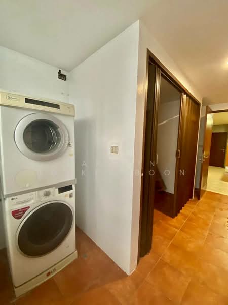 Kallista Mansion, Bangkok, 64 Soi Sukhumvit 11, Khlongtoei Nua, Watthana, Bangkok, 3 Bedrooms, 315 sqm, Condo For Rent, by Nakarin Sookpaiboon, 500437681 - DDproperty.com