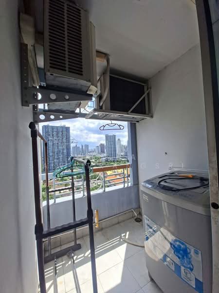 Lumpini Ville Sukhumvit 77, Bangkok, Sukhumvit 77 Road, Suan Luang, Bangkok, 1 Bedroom, 35 sqm, Condo For Sale, by Veera Sawatrangsri, 500437870 - DDproperty.com