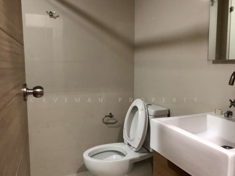 HIVE Taksin, Bangkok, 18 1 Soi, Khlong Ton Sai, Khlong San, Bangkok, 1 Bedroom, 49 sqm, Condo For Sale, by Caveman Property, 500437892 - DDproperty.com