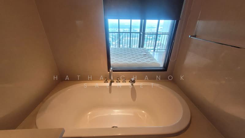 The Emporio Place, Bangkok, 93 Soi Sukhumvit 24, Sukhumvit Road, Khong Tan, Khlong Toei, Bangkok, 1 Bedroom, 72 sqm, Condo For Rent, by Hathaichanok Saenset, 500437947 - DDproperty.com