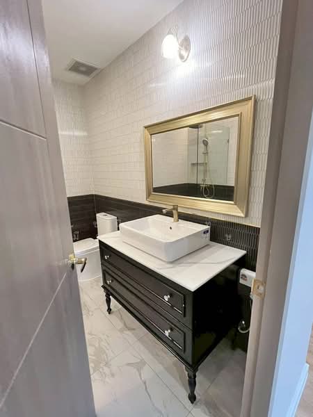3 Bedrooms Luxury Town Houses On Nut near Express Way, Bangkok, สุขุมวิท 50, Phra Kanong, Khlong Toei, Bangkok, 3 Bedrooms, 220 sqm, Townhouse For Rent, by Chanitnun Mewongukote, 500438026 - DDproperty.com