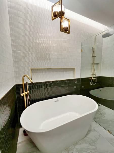 3 Bedrooms Luxury Town Houses On Nut near Express Way, Bangkok, สุขุมวิท 50, Phra Kanong, Khlong Toei, Bangkok, 3 Bedrooms, 220 sqm, Townhouse For Rent, by Chanitnun Mewongukote, 500438026 - DDproperty.com