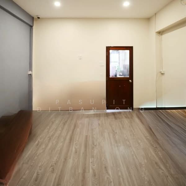 4-BR Townhouse, Bangkok, Bang Kapi, Huai Khwang, Bangkok, 4 Bedrooms, 208 sqm, Townhouse For Rent, by Pasupit Ditbanjong, 500438102 - DDproperty.com