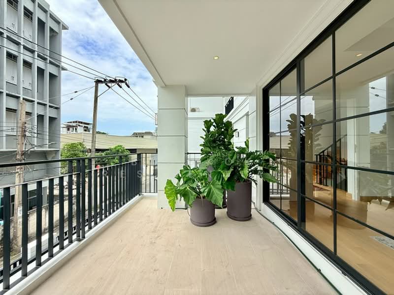 Single House, Bangkok, Sukhumvit 65, Khlong Tan Nua, Watthana, Bangkok, 5 Bedrooms, 540 sqm, Single Detached House For Sale, by Bangkok Residential, 500438111 - DDproperty.com
