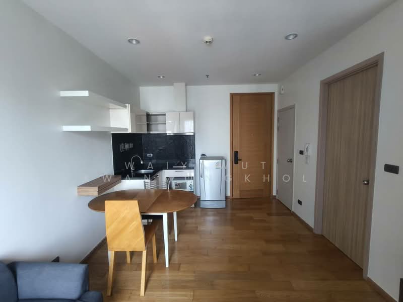 Fuse Sathorn-Taksin, Bangkok, Krung Thon Buri Road, Bang Lam Phu Lang, Khlong San, Bangkok, 1 Bedroom, 32 sqm, Condo For Rent, by Waiyawut Kwanmongkhol, 500438156 - DDproperty.com