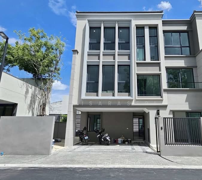 Baan Klang Muang Classe Ratchayothin, Bangkok, Chatuchak, Bangkok, 3 Bedrooms, 228 sqm, Semi-Detached House (Twin House) For Rent, by Supitcha Wongisaraseri, 500438186 - DDproperty.com