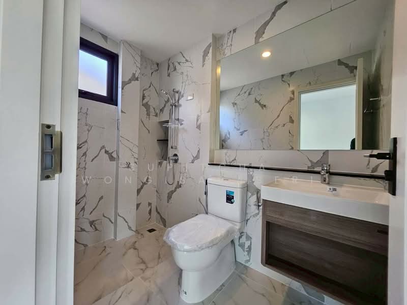 Baan Klang Muang Classe Ratchayothin, Bangkok, Chatuchak, Bangkok, 3 Bedrooms, 228 sqm, Semi-Detached House (Twin House) For Rent, by Supitcha Wongisaraseri, 500438186 - DDproperty.com