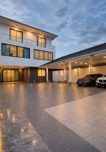 บ้านเดี่ยว 3 ชั้น นาคนิวาส 2 ลาดพร้าว 71 พร้อมสระว่ายน้ำ, Bangkok, Wang Thonglang, Bangkok, 6 Bedrooms, 800 sqm, Single Detached House For Sale, by Saowaluk Anupong, 500438246 - DDproperty.com
