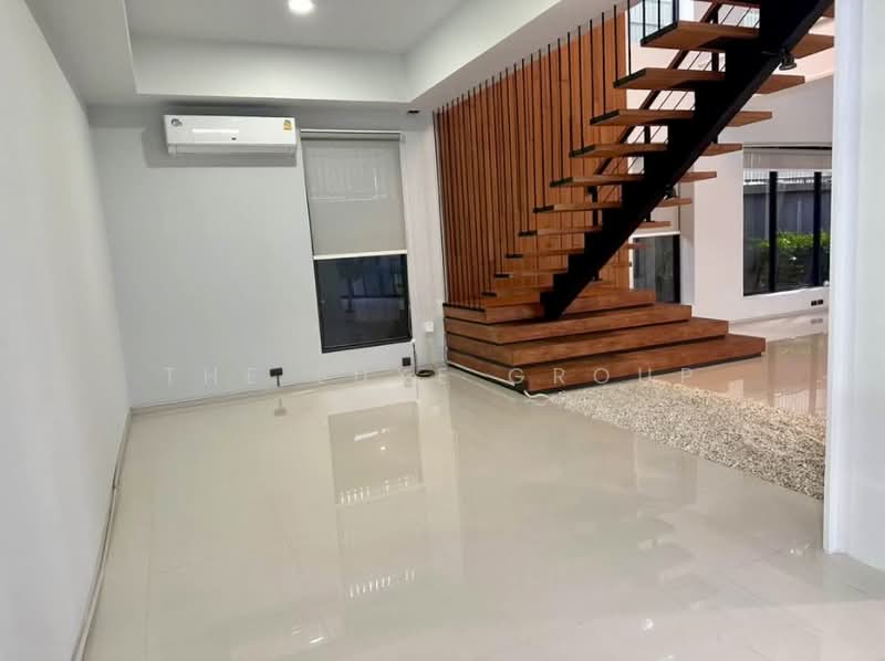 Single House with Private Pool in Sukhumvit 71, กรุงเทพ, พระโขนงเหนือ, วัฒนา, กรุงเทพ, 700 ตร.ม., บ้านเดี่ยว ขาย, โดย The Luxe Group, 500438309 - DDproperty.com