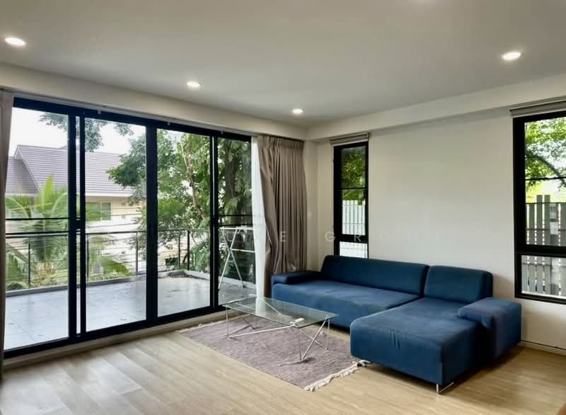 Single House with Private Pool in Sukhumvit 71, กรุงเทพ, พระโขนงเหนือ, วัฒนา, กรุงเทพ, 700 ตร.ม., บ้านเดี่ยว ขาย, โดย The Luxe Group, 500438309 - DDproperty.com