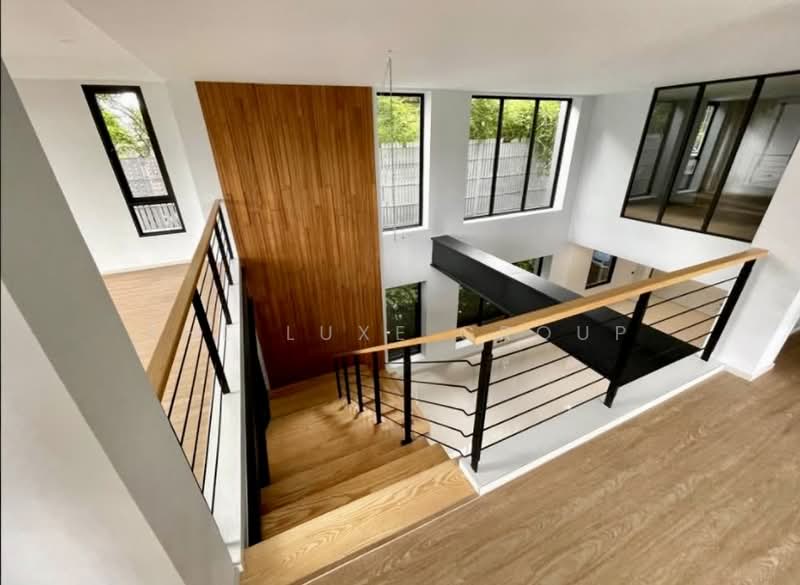 Single House with Private Pool in Sukhumvit 71, Bangkok, Phra Kanong Nua, Watthana, Bangkok, 5 Bedrooms, 700 sqm, Single Detached House For Sale, by The Luxe Group, 500438309 - DDproperty.com
