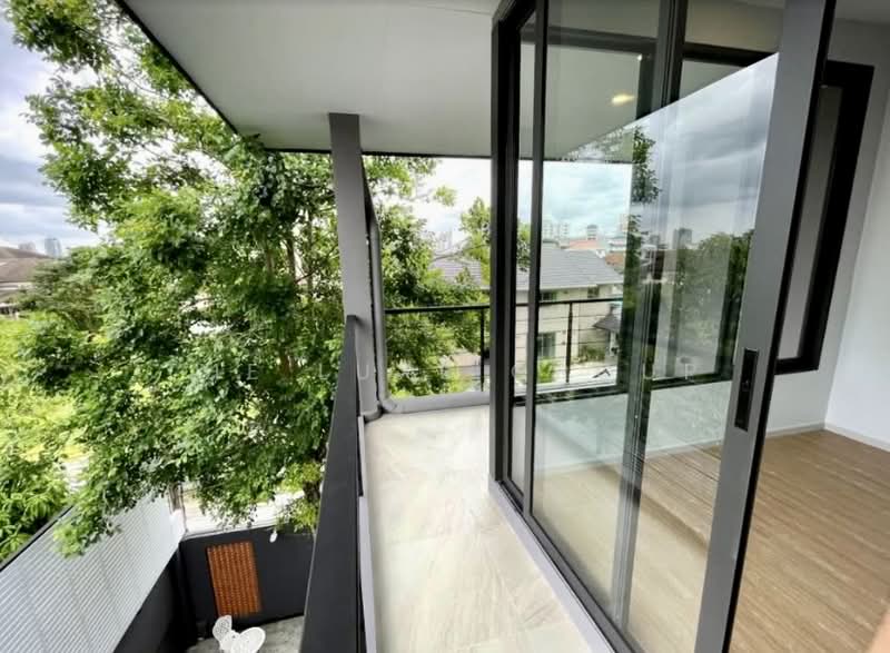 Single House with Private Pool in Sukhumvit 71, กรุงเทพ, พระโขนงเหนือ, วัฒนา, กรุงเทพ, 700 ตร.ม., บ้านเดี่ยว ขาย, โดย The Luxe Group, 500438309 - DDproperty.com