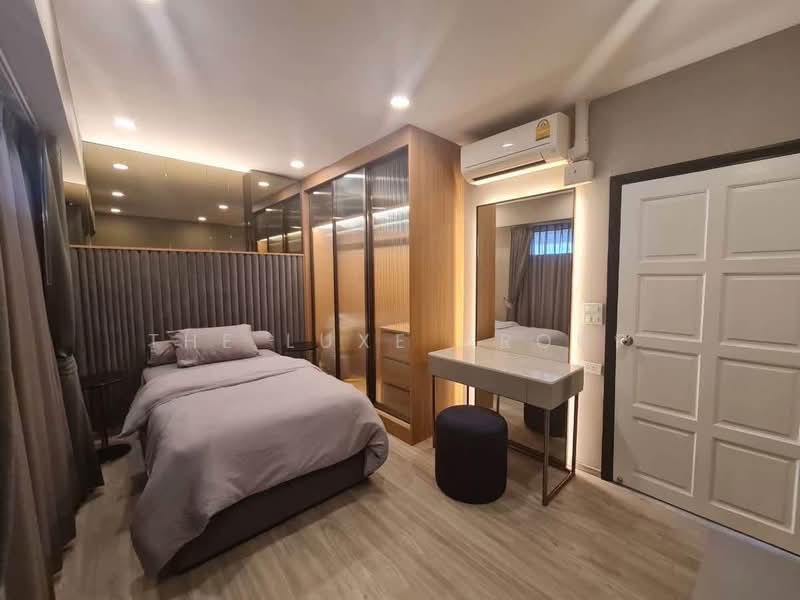 Royal Castle Sukhumvit, Bangkok, 30 Soi Sukhumvit 39, Khlongtoei Nua, Watthana, Bangkok, 3 Bedrooms, 139 sqm, Condo For Rent, by The Luxe Group, 500438334 - DDproperty.com