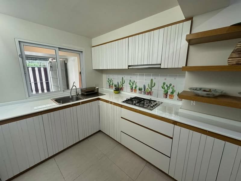 ทาวน์เฮาส์ 4 ห้องนอน ใกล้สถานีรถไฟฟ้าเอกมัย, กรุงเทพ, พระโขนงเหนือ, วัฒนา, กรุงเทพ, 220 ตร.ม., ทาวน์เฮ้าส์ ให้เช่า, โดย Thiti Boonchurn, 500438336 - DDproperty.com
