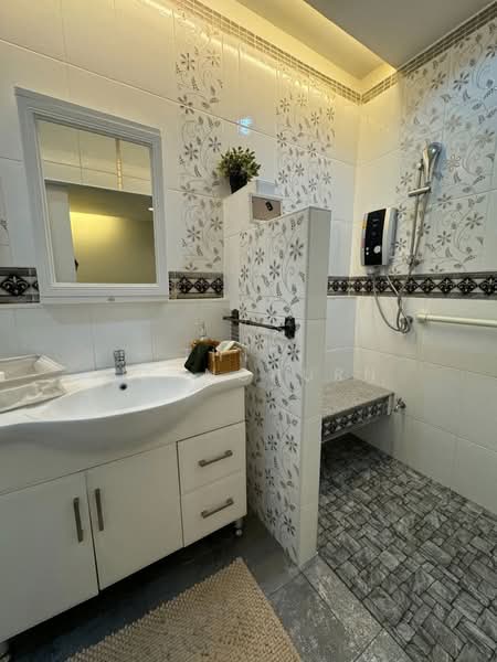 Townhouse, 4 Bedroom, Nears Ekkamai BTS, Bangkok, Phra Kanong Nua, Watthana, Bangkok, 4 Bedrooms, 220 sqm, Townhouse For Rent, by Thiti Boonchurn, 500438336 - DDproperty.com