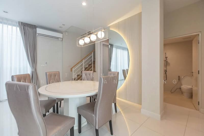 Baan Klang Muang Classe Ekkamai-Ramintra, Bangkok, Sukhonthasawat Road, Lat Phrao, Bangkok, 4 Bedrooms, 241 sqm, Single Detached House For Rent, by Trinnaya Dungsirisangthong, 500438442 - DDproperty.com
