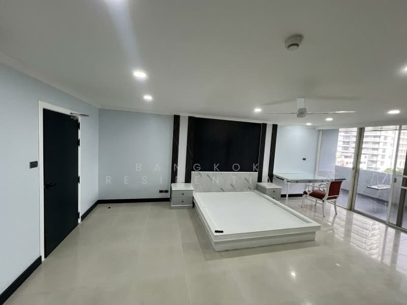 Oriental Towers, Bangkok, 25 Soi Ekkamai 12, Ekkamai Road, Khlong Tan Nua, Watthana, Bangkok, 4 Bedrooms, 350 sqm, Condo For Sale, by Bangkok Residential, 500438492 - DDproperty.com