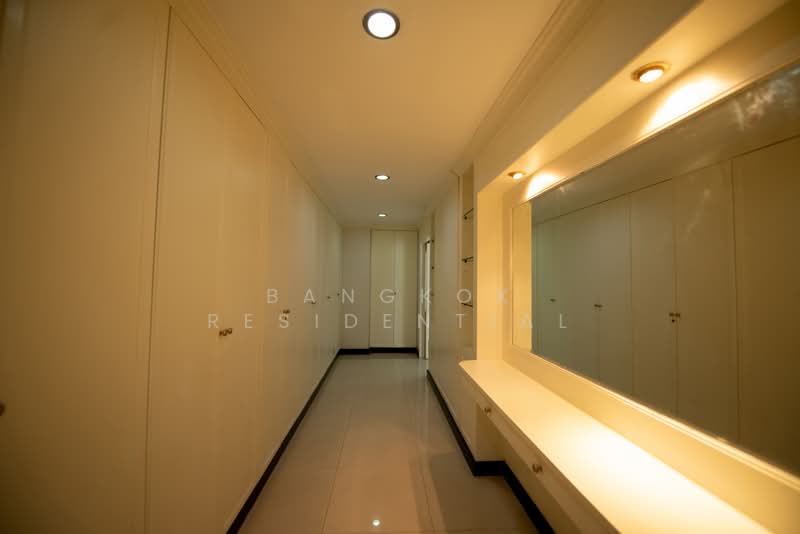 Oriental Towers, Bangkok, 25 Soi Ekkamai 12, Ekkamai Road, Khlong Tan Nua, Watthana, Bangkok, 4 Bedrooms, 350 sqm, Condo For Sale, by Bangkok Residential, 500438492 - DDproperty.com