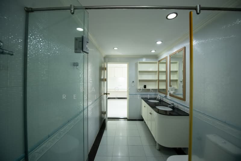 Oriental Towers, Bangkok, 25 Soi Ekkamai 12, Ekkamai Road, Khlong Tan Nua, Watthana, Bangkok, 4 Bedrooms, 350 sqm, Condo For Sale, by Bangkok Residential, 500438492 - DDproperty.com
