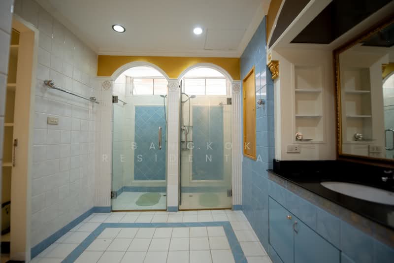 Oriental Towers, Bangkok, 25 Soi Ekkamai 12, Ekkamai Road, Khlong Tan Nua, Watthana, Bangkok, 4 Bedrooms, 350 sqm, Condo For Sale, by Bangkok Residential, 500438492 - DDproperty.com