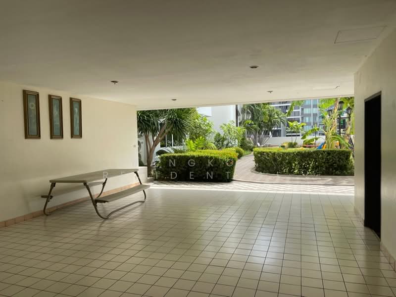 Oriental Towers, Bangkok, 25 Soi Ekkamai 12, Ekkamai Road, Khlong Tan Nua, Watthana, Bangkok, 4 Bedrooms, 350 sqm, Condo For Sale, by Bangkok Residential, 500438492 - DDproperty.com