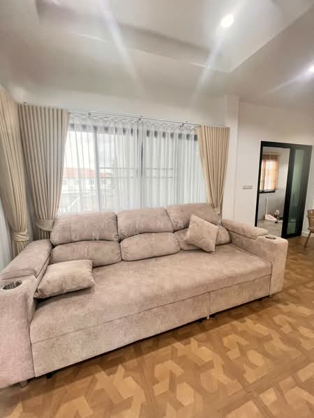 4-BR House, Bangkok, Suan Luang, Bangkok, 4 Bedrooms, 200 sqm, Single Detached House For Sale, by Trinnaya Dungsirisangthong, 500438496 - DDproperty.com