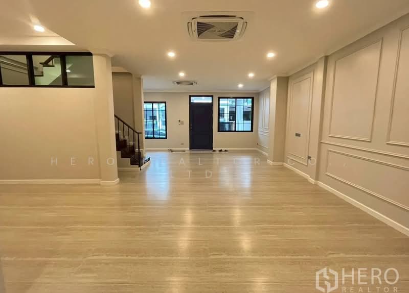 For Rent 3 Bedroom Townhouse Sukhumvit 50 in Khlong Toei, Bangkok HRE01122, กรุงเทพ, พระโขนง, คลองเตย, กรุงเทพ, 220 ตร.ม., ทาวน์เฮ้าส์ ให้เช่า, โดย Hero Realtor Co., Ltd., 500438520 - DDproperty.com