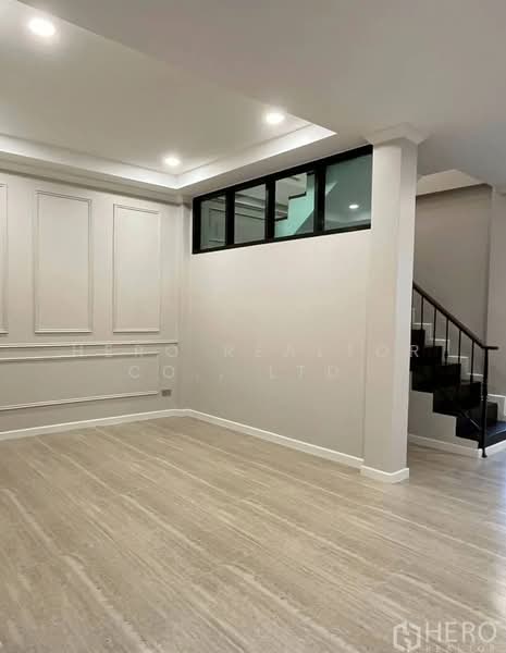 For Rent 3 Bedroom Townhouse Sukhumvit 50 in Khlong Toei, Bangkok HRE01122, กรุงเทพ, พระโขนง, คลองเตย, กรุงเทพ, 220 ตร.ม., ทาวน์เฮ้าส์ ให้เช่า, โดย Hero Realtor Co., Ltd., 500438520 - DDproperty.com