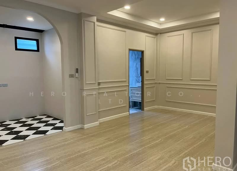 For Rent 3 Bedroom Townhouse Sukhumvit 50 in Khlong Toei, Bangkok HRE01122, กรุงเทพ, พระโขนง, คลองเตย, กรุงเทพ, 220 ตร.ม., ทาวน์เฮ้าส์ ให้เช่า, โดย Hero Realtor Co., Ltd., 500438520 - DDproperty.com