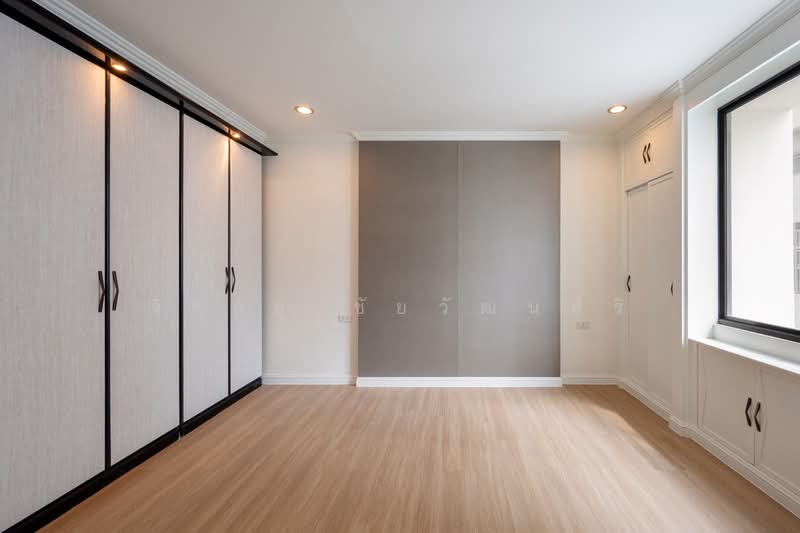 Las Colinas, Bangkok, Sukhumvit 21 Road, Khlongtoei Nua, Watthana, Bangkok, 3 Bedrooms, 240 sqm, Condo For Sale, by Jirayu Chaiyawattanasiri, 500438529 - DDproperty.com