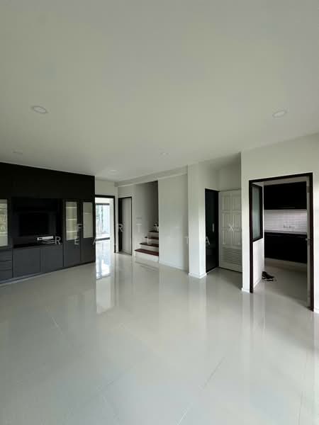 โฮมออฟฟิศให้เช่า 3 ชั้น เดินทางสะดวก ซอยอ่อนนุช 88/4 อ่อนนุช-ลาดกระบัง, Bangkok, อ่อนนุช-ลาดกระบัง, Prawet, Bangkok, , 200 sqm, Office Space For Rent, by Forty-Six Real Estate Group, 500438590 - DDproperty.com