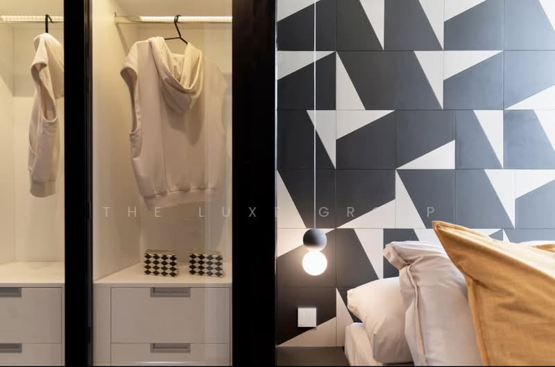 Noble Around Sukhumvit 33, Bangkok, 17 Soi Sukhumvit 33, Khlong Tan Nua, Watthana, Bangkok, 2 Bedrooms, 55 sqm, Condo For Rent, by The Luxe Group, 500438608 - DDproperty.com