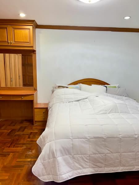 Witthayu Complex, Bangkok, 1673 New Petchaburi Road, Makkasan, Ratchathewi, Bangkok, 2 Bedrooms, 90 sqm, Condo For Rent, by Jurarat Srichat, 500438696 - DDproperty.com