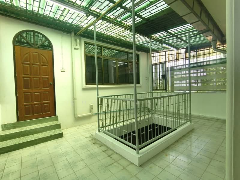 Townhouse for Rent – Rama III / Sathu Pradit (SPSJP521), Bangkok, สาธุประดิษฐ์ 29, Chong Nonsi, Yan Nawa, Bangkok, 5 Bedrooms, 400 sqm, Townhouse For Rent, by Khun Jane, 500438796 - DDproperty.com