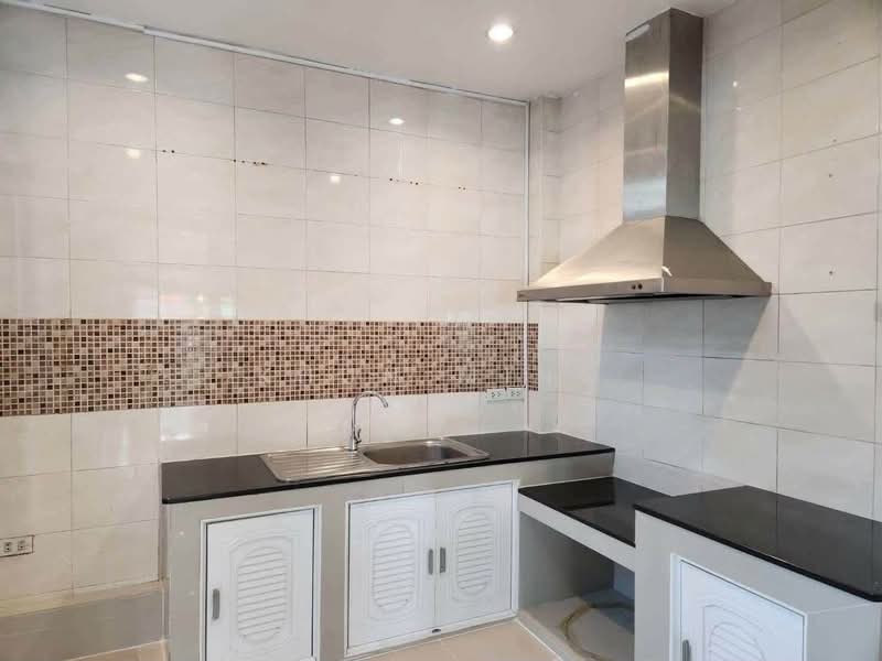 Areeya Mandarina Sukhumvit 77, Bangkok, Sukhumvit 77 Road (On Nut), Suan Luang, Bangkok, 3 Bedrooms, 200 sqm, Townhouse For Rent, by Khun Ming, 500438803 - DDproperty.com