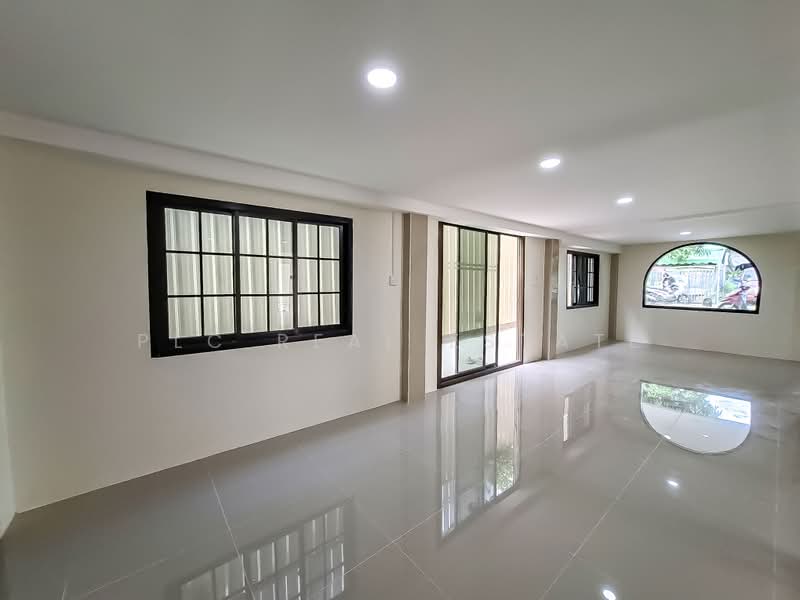 House for Sale Khao Noi East Pattaya 4 Bedroom 2 Storey, Chon Buri (Pattaya), Bang Lamung, Bang Lamung (Pattaya), Chon Buri (Pattaya), 4 Bedrooms, 180 sqm, Single Detached House For Sale, by PLC Real Estate, 500438823 - DDproperty.com