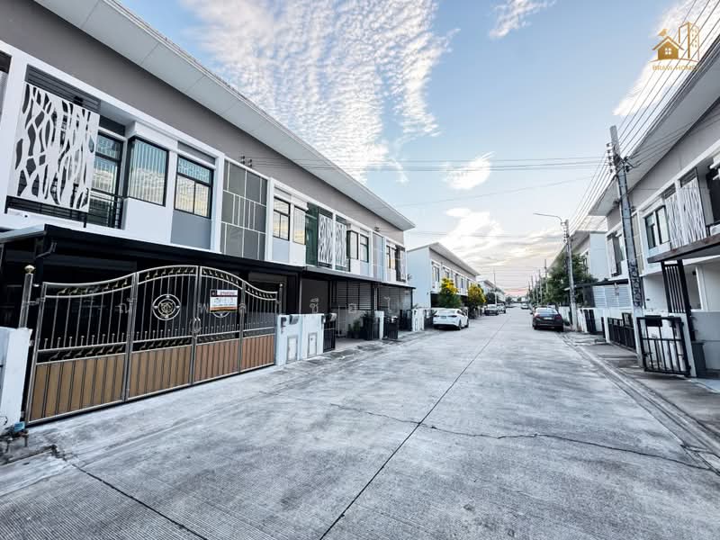 The Trust Town Ratchapruek - Rattanathibet, Nonthaburi, 98 Ratchaphruek Road, Om Kret, Pak Kret, Nonthaburi, 4 Bedrooms, 130 sqm, Townhouse For Sale, by ณัฐพล ชือไพเวสน์, 500438867 - DDproperty.com