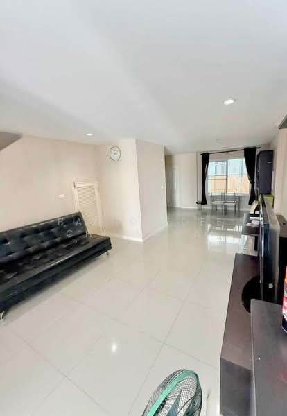 Townhome for rent near Big C Mae Hia, Chiang Mai Rental Price: 13,000THB/month Property ID: No.9H184, Chiang Mai, Mae Hia, Muang Chiang Mai, Chiang Mai, 2 Bedrooms, 110 sqm, Townhouse For Rent, by Baandeedee Chiangmai, 500438935 - DDproperty.com