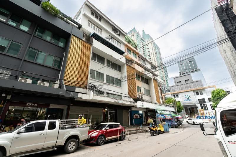 อาคารพาณิชย์ 5 ชั้นครึ่งรวม 2 คูหา บนถนนชิดลม, กรุงเทพ, ชิดลม, ซอยราชดำริ 2, ลุมพินี, ปทุมวัน, กรุงเทพ, 800 ตร.ม., ตึกแถว-อาคารพาณิชย์ ขาย, โดย Chunya Tachaviriya, 500438976 - DDproperty.com