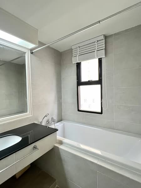 G.P. Grande Tower, Bangkok, 55 Sukhumvit 23, Khlongtoei Nua, Watthana, Bangkok, 4 Bedrooms, 400 sqm, Condo For Rent, by Shinyu Real Estate, 500439025 - DDproperty.com