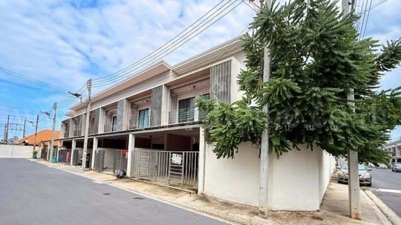หมู่บ้าน รัชธานี 11 - 12, Pathum Thani, รังสิต-นครนายก, Bung Nam Rak, Thanyaburi, Pathum Thani, 3 Bedrooms, 120 sqm, Townhouse For Sale, by คุณ ปัณณณัฐ ( ปัณณ์ ), 500439047 - DDproperty.com