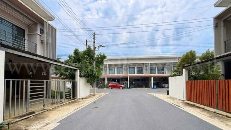 หมู่บ้าน รัชธานี 11 - 12, Pathum Thani, รังสิต-นครนายก, Bung Nam Rak, Thanyaburi, Pathum Thani, 3 Bedrooms, 120 sqm, Townhouse For Sale, by คุณ ปัณณณัฐ ( ปัณณ์ ), 500439047 - DDproperty.com