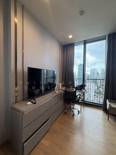 Noble Around Sukhumvit 33, Bangkok, 17 Soi Sukhumvit 33, Khlong Tan Nua, Watthana, Bangkok, 1 Bedroom, 34 sqm, Condo For Rent, by Phitchaporn Kongsamrong, 500439097 - DDproperty.com
