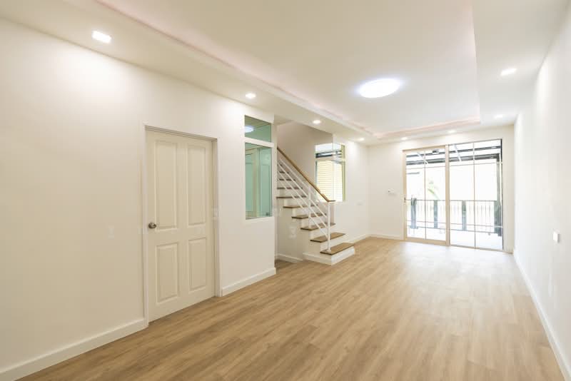 Golden Town 2 Onnut-Pattanakarn, Bangkok, 189 Soi On Nut 65 Yaek 14, Prawet, Bangkok, 4 Bedrooms, 1 sqm, Townhouse For Sale, by Tharnavee Tharnasetthadakul, 500439153 - DDproperty.com