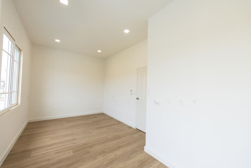 Golden Town 2 Onnut-Pattanakarn, Bangkok, 189 Soi On Nut 65 Yaek 14, Prawet, Bangkok, 4 Bedrooms, 1 sqm, Townhouse For Sale, by Tharnavee Tharnasetthadakul, 500439153 - DDproperty.com